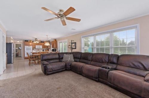 5924 Elderberry Dr, Orefield PA  18069-8811 exterior