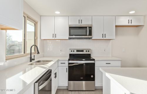 2011 Central Dr, Chandler, AZ 85224-2739