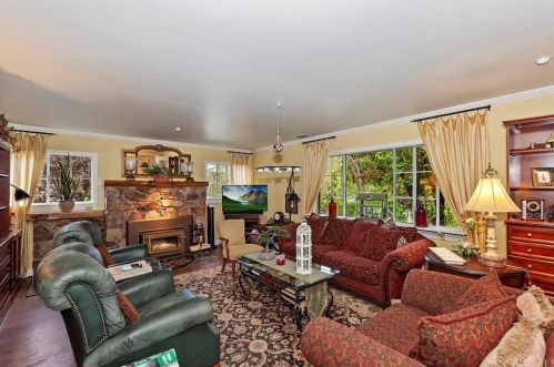 213 Gilroy Dr, Big Bear City, CA 92314-9683