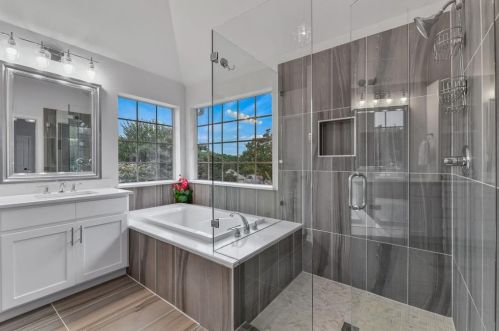 3808 Cherokee Dr, Bedford TX  76021-3110 exterior