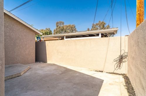 5477 Myrtle Ave, Long Beach CA 90807-2440 exterior