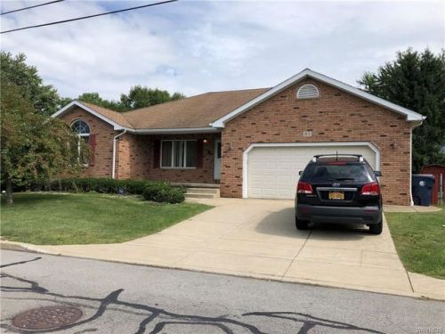 83 Burke Dr, Buffalo, NY 14215-1305