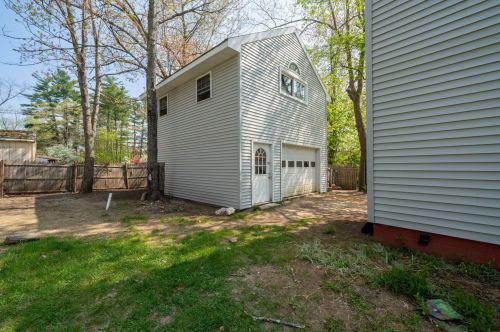 3 Margaret Ave, Raymond NH  03077-2052 exterior