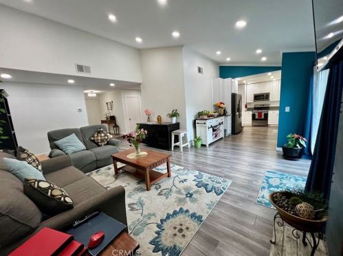 26873 Cuatro Milpas St, Santa Clarita CA  91354-2332 exterior