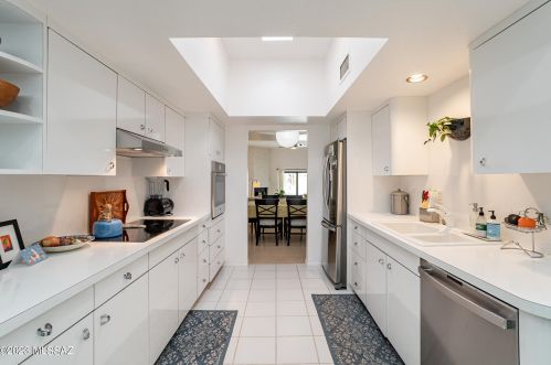 5221 1st Ave, Tucson AZ  85718-4701 exterior