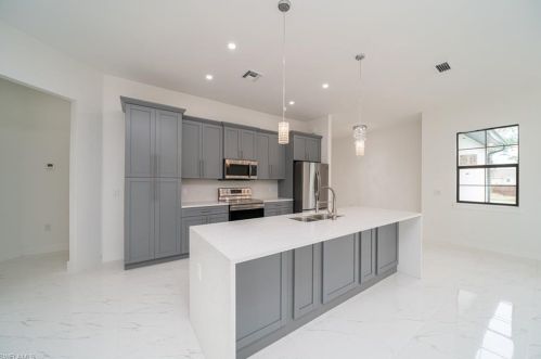 3019 25 St, Lehigh Acres FL 33976-3807 exterior