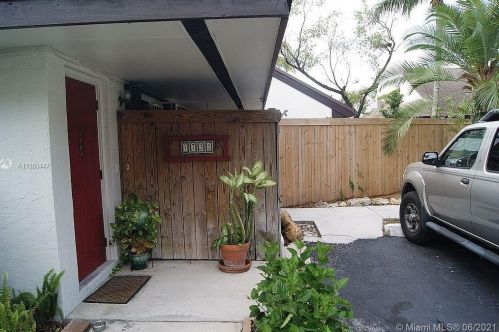 7731 100th St, Miami, FL 33156-8107