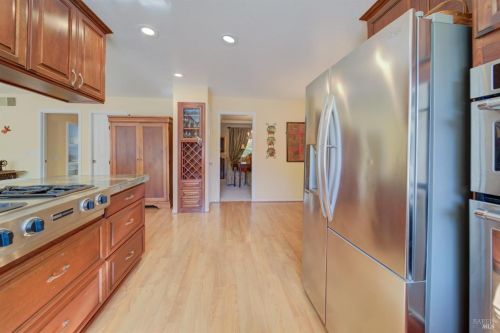 430 Willamette Dr, Vacaville CA  95688-4228 exterior