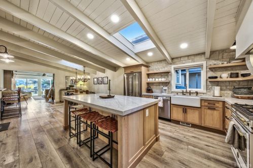 544 Tahoe Keys Blvd, South Lake Tahoe CA  96150-3313 exterior