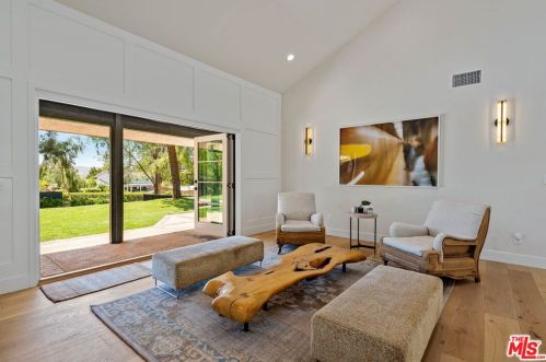 445 Sinaloa Rd, Simi Valley CA  93065-5430 exterior