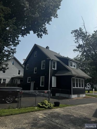 1315 Front St, Plainfield NJ  07062-1159 exterior