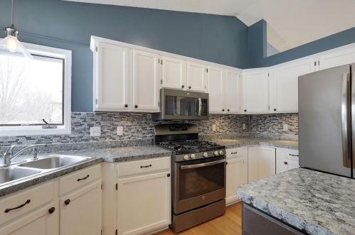 380 Pondview Ln, Chaska MN  55318-2873 exterior