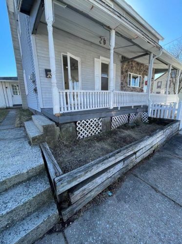 40 Ridge St, Coaldale PA  18218-1217 exterior