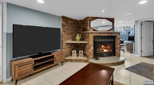 243 Morningside Ave, Cliffside Park NJ  07010-1406 exterior