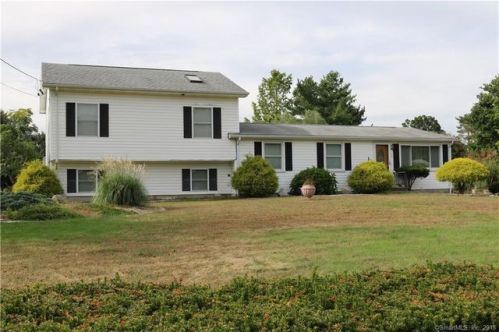 19 Caribou Dr, Norwich, CT 06360-1711