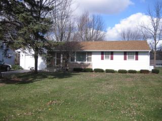 422 Beechwood Dr, Sugar Grove Lake, OH 44833-1402