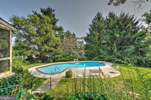 233 Union St, Kennett Sq PA  19348-3330 exterior