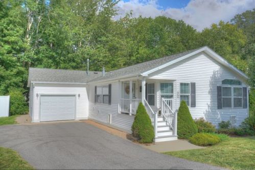 6 Cliff Rd, Gales Ferry, CT 06339-2032