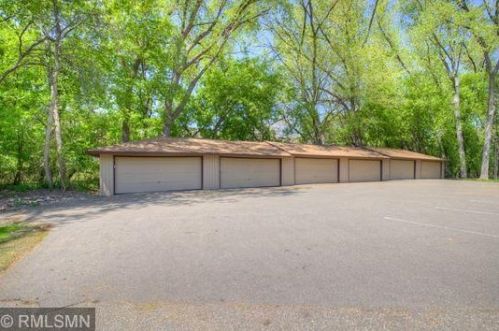 2547 Unity Ave, Minneapolis MN  55422-3451 exterior