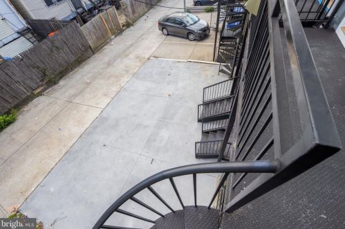 1111 Holbrook Ter, Washington DC 20002-2704 exterior