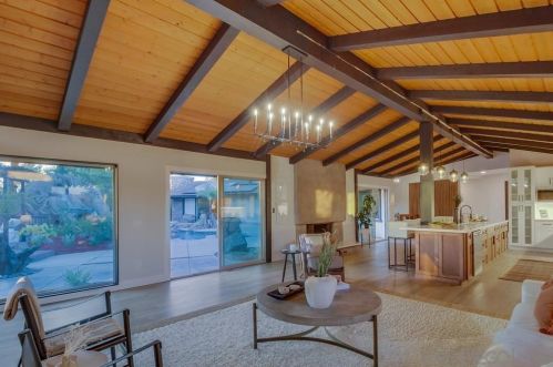 2502 Singing Vista Way, El Cajon CA  92019-2740 exterior