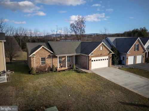 4330 Wiltshire St, Harrisonburg VA  22802-1174 exterior