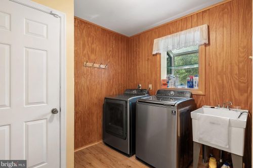 617 Grand Ave, Pittsburgh PA  19083-3224 exterior