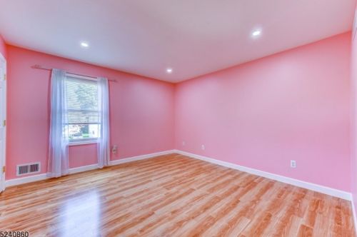 16 9th Ave, Manville NJ  08835-1512 exterior