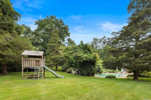 15 Wenwood Dr, Muttontown NY  11545-3129 exterior