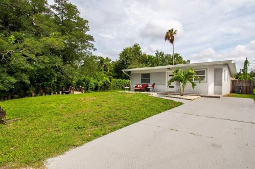 4067 52nd Ave, Saint Petersburg, FL 33714-2230