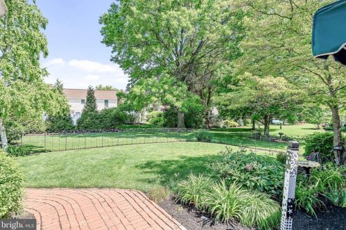 21 Strayer Dr, Carlisle PA  17013-4403 exterior