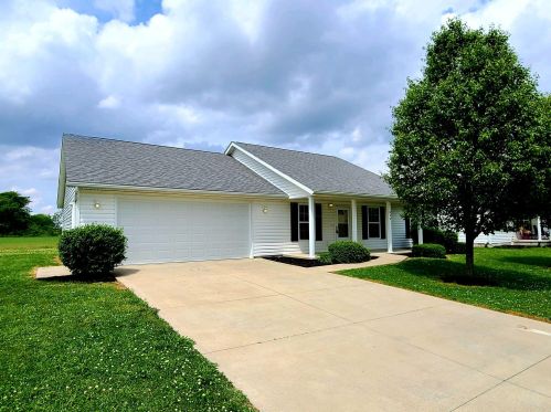 876 Linden Ave, Washington Ch, OH 43160-1293