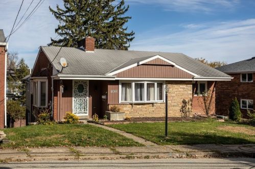 1835 Warriors Rd, Pittsburgh, PA 15205-3903