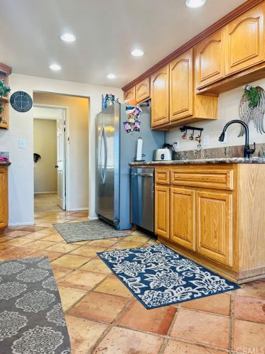 26969 Lakeview Dr, Helendale CA  92342-7808 exterior