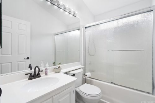 20049 Northcliff Dr, Santa Clarita CA  91351-5792 exterior