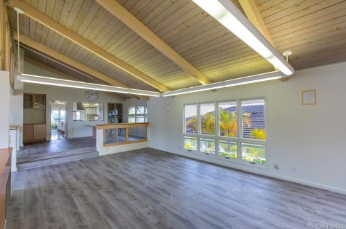 98-866 Kaahele St, Aiea, HI 96701-2756