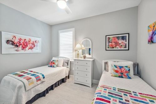 2770 Aviamar Cir, Naples FL 34114-9759 exterior