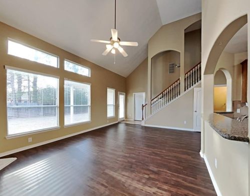 2002 Lulach Ln, Conroe TX  77301-7302 exterior