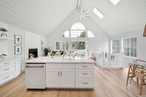 502 Le Point St, Pismo Beach CA  93420-2828 exterior