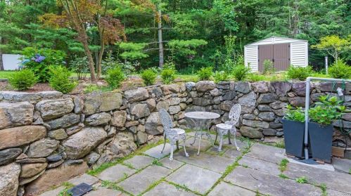 158 Jelliff Ml Rd, New Canaan CT  06840-6506 exterior