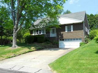 146 Skyline Dr, California, PA 15419-1241