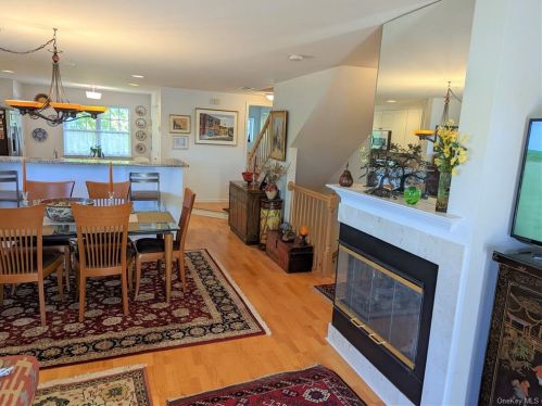 623 Viewpoint Ter, Peekskill NY  10566-6210 exterior