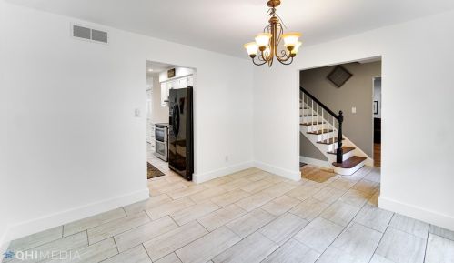 4102 Bloomingdale Ave, Valpo IN  46383-1914 exterior