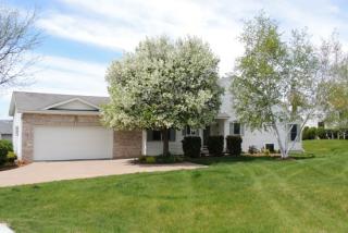 1201 Eagle View Ct, Le Claire, IA 52753-9575