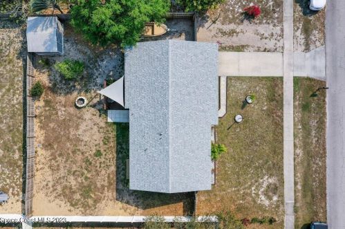 955 Schumann Dr, Sebastian FL  32958-5331 exterior