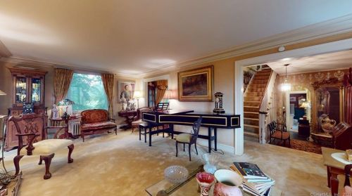 541 Lincoln St, New Britain CT 06052-1802 exterior