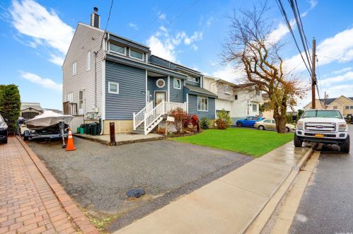 2853 Barbara Rd, North Bellmore, NY 11710-4701