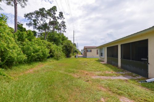 23 La Puerta Del Norte, Fort Pierce FL  34951-2881 exterior