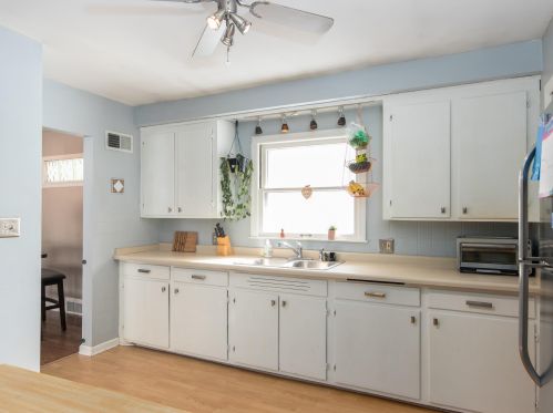 9009 Auer Ave, Milwaukee, WI 53222-3625