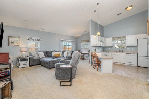 327 Ivy Ridge Dr, Newport, KY 41076-8841
